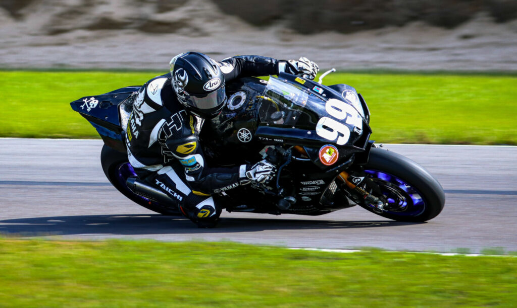 Josh Hayes (99) at speed on the Army of Darkness Yamaha. Photo courtesy Army of Darkness.
