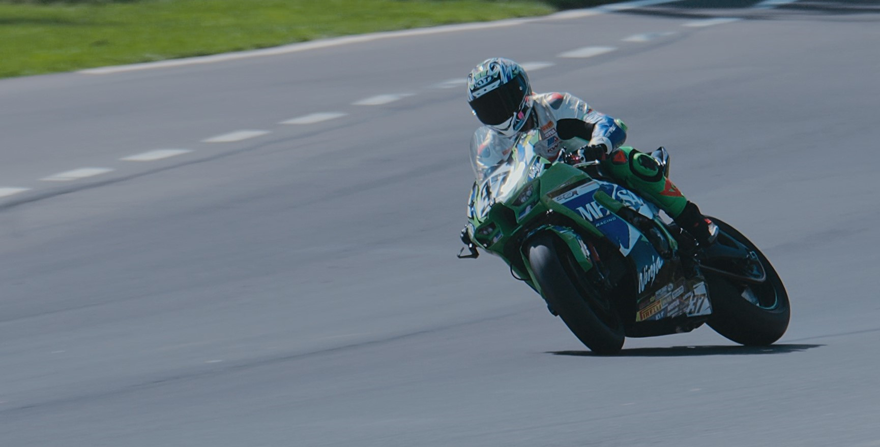 Stefano Mesa (37) used Pirelli tires to set a new motorcycle lap record at Summit Point Motorsports Park. Photo by Noisless Productions, courtesy ASRA.