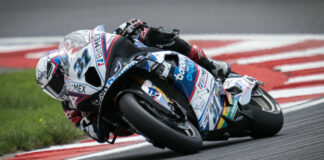American Garrett Gerloff (31) at speed on his Bonovo Action BMW M 1000 RR Superbike at Donington Park. Photo courtesy BMW Motorrad Motorsport.