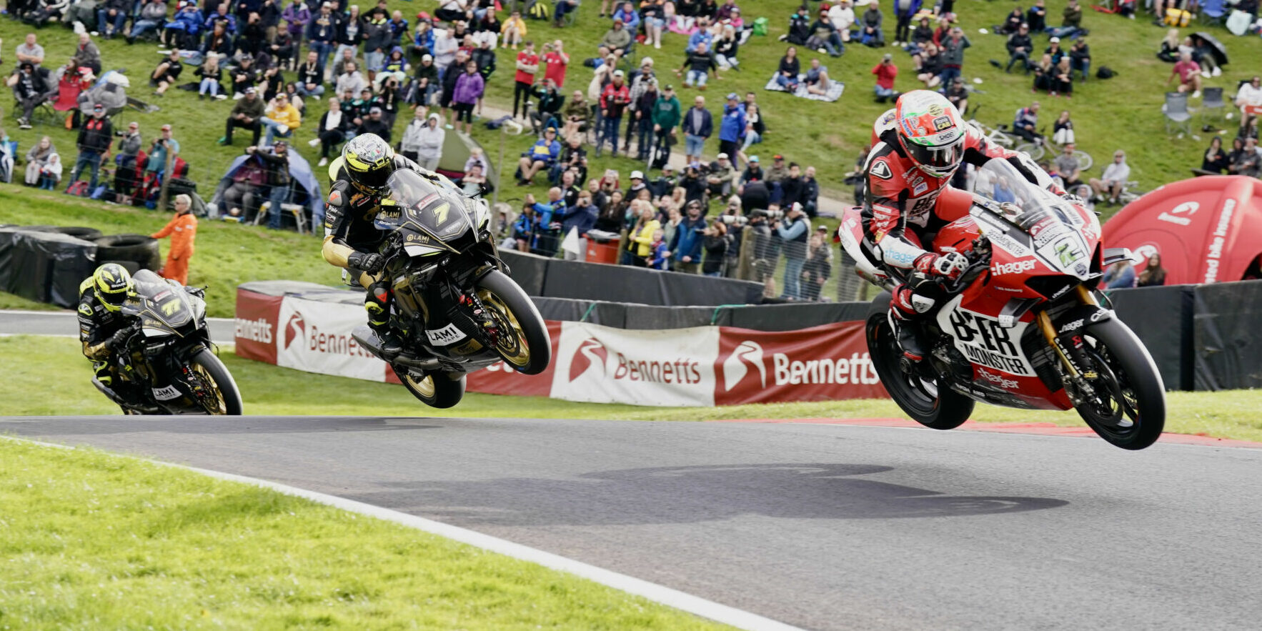 Glenn Irwin (2) leads Ryan Vickers (7) and Kyle Ryde (77) during Race One at Cadwell Park. Photo courtesy MSVR.