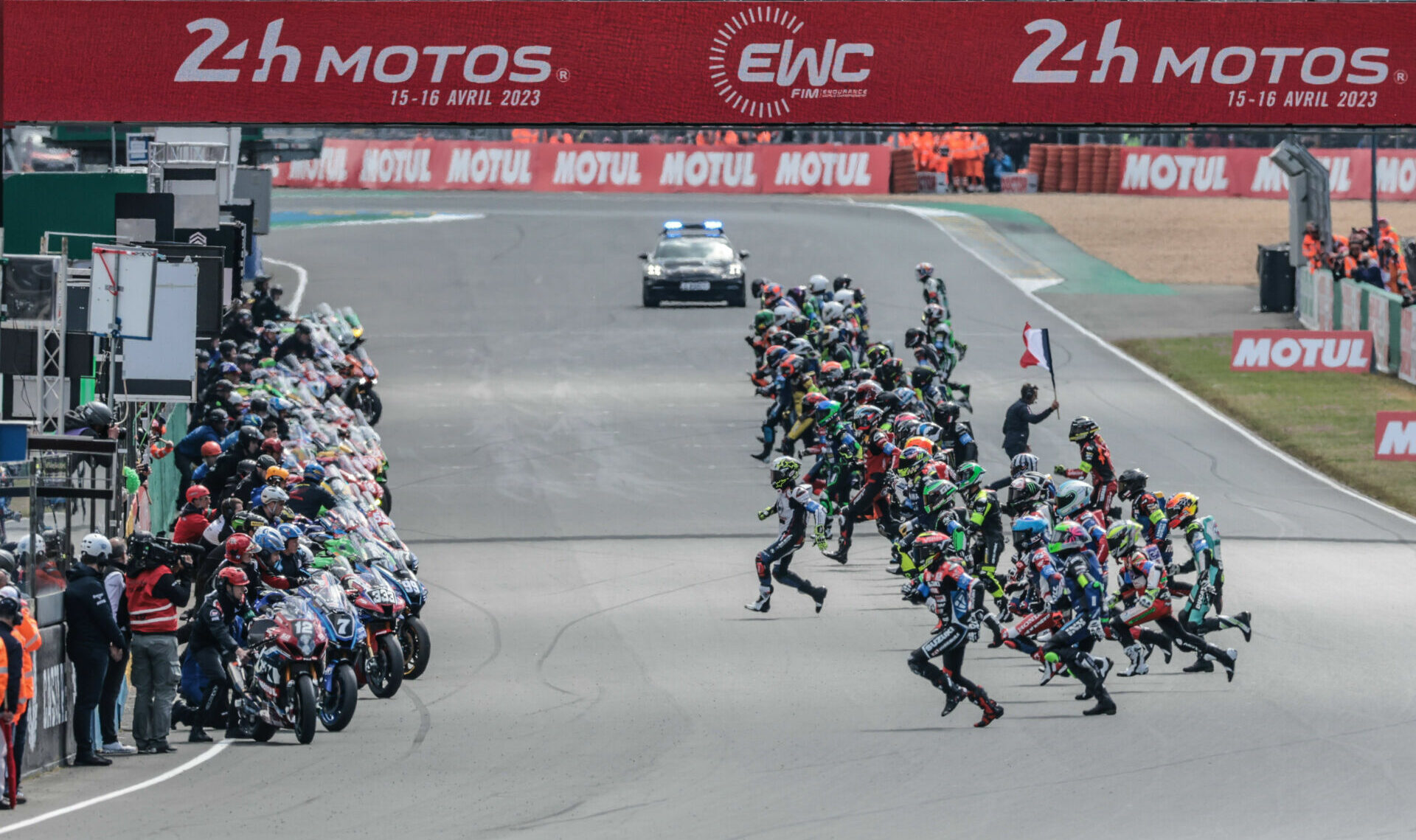 The start of the 2023 24 Hours of Le Mans. Photo courtesy FIM EWC.