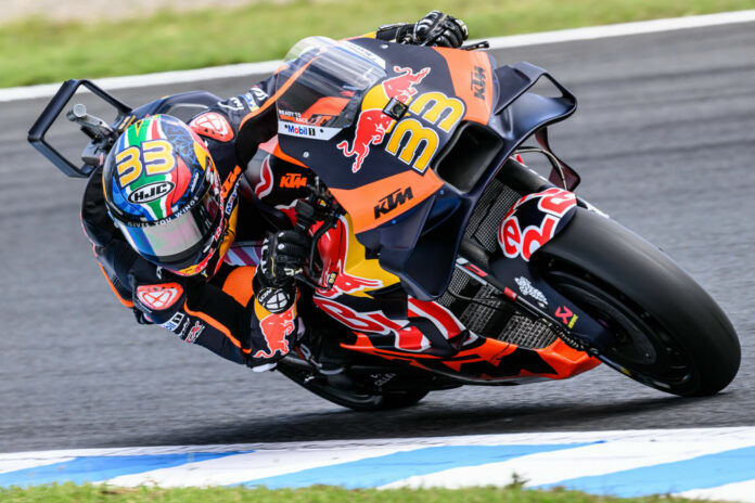 Brad Binder (33). Photo by Kohei Hirota.