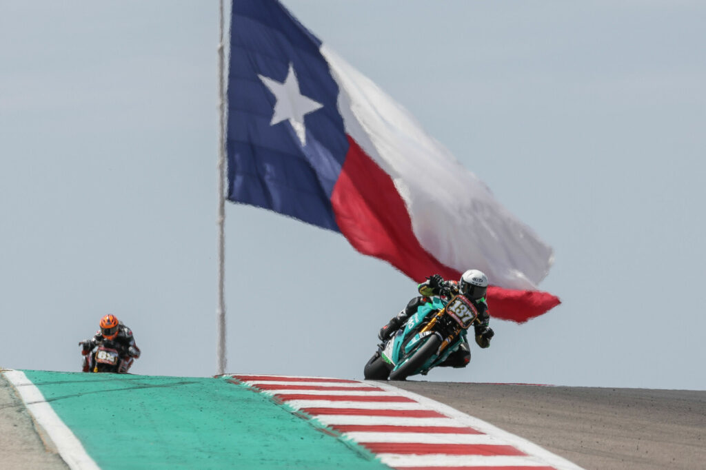 Stefano Mesa (137) in action on his Energica Eva Ribelle RS electric motorcycle at COTA. Photo courtesy Energica.