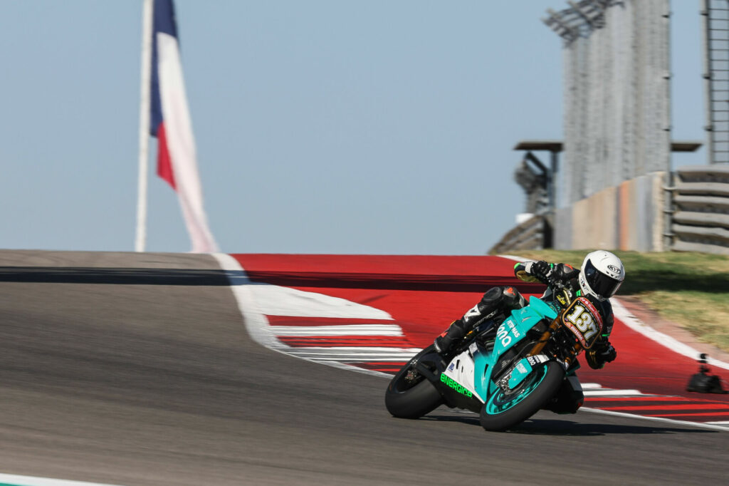 Stefano Mesa (137) at speed on his Energica Eva Ribelle RS at Circuit of The Americas. Photo courtesy Energica.