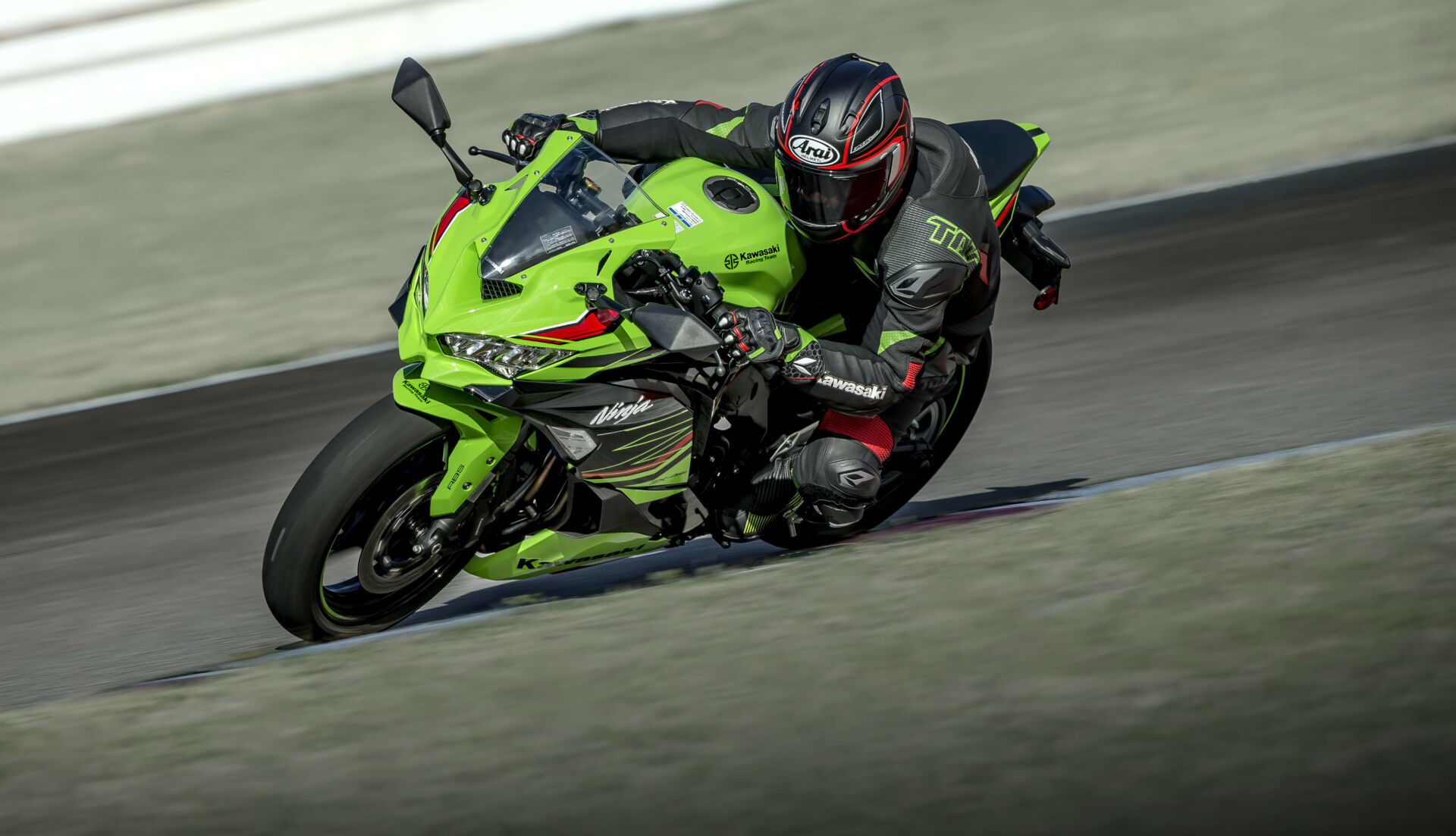 A Kawasaki Ninja ZX-4RR at speed. Photo courtesy CSBK.