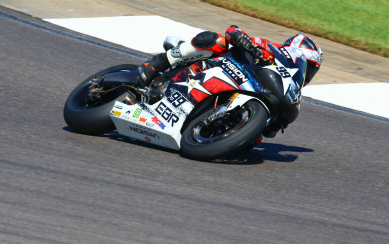 AHRMA: May Wins 4SR Pro Challenge At Barber