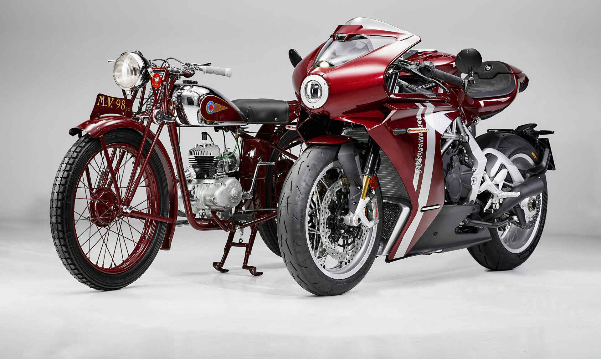 A new MV Agusta Superveloce 98 Edizione Limitata (right) with a 1945 MV 98cc (left). Photo courtesy MV Agusta.