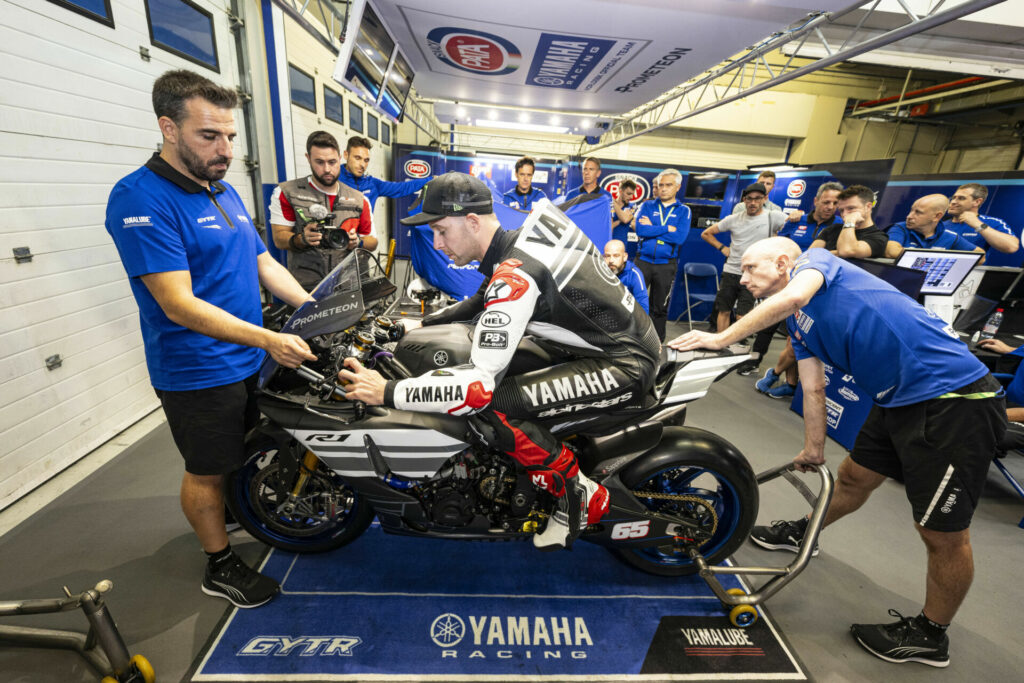 Jonathan Rea and the Pata Yamaha Prometeon team focused on setting up the ergonomics on his new YZF-R1 Monday at Jerez. Photo courtesy Yamaha.