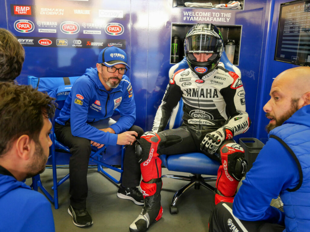 Jonathan Rea (right) in the garage at Jerez. Photo courtesy Yamaha.
