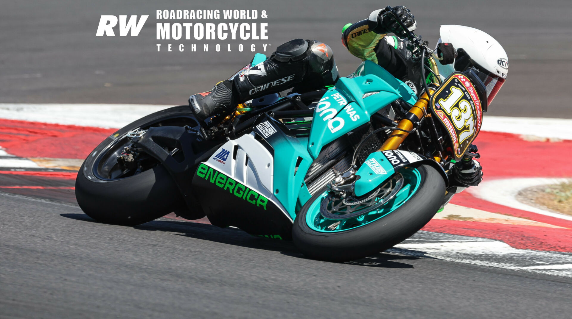 Stefano Mesa (137) says the torque of his Energica Eva Ribelle RS electric racebike helped it get out of corners quickly and mitigated its lack of top-end speed on the long straights at Circuit of The Americas. Photo by Brian J. Nelson.