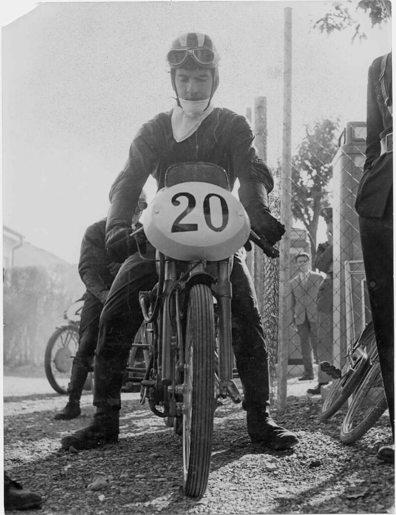 Cecil Sandford (20). Photo courtesy MV Agusta.