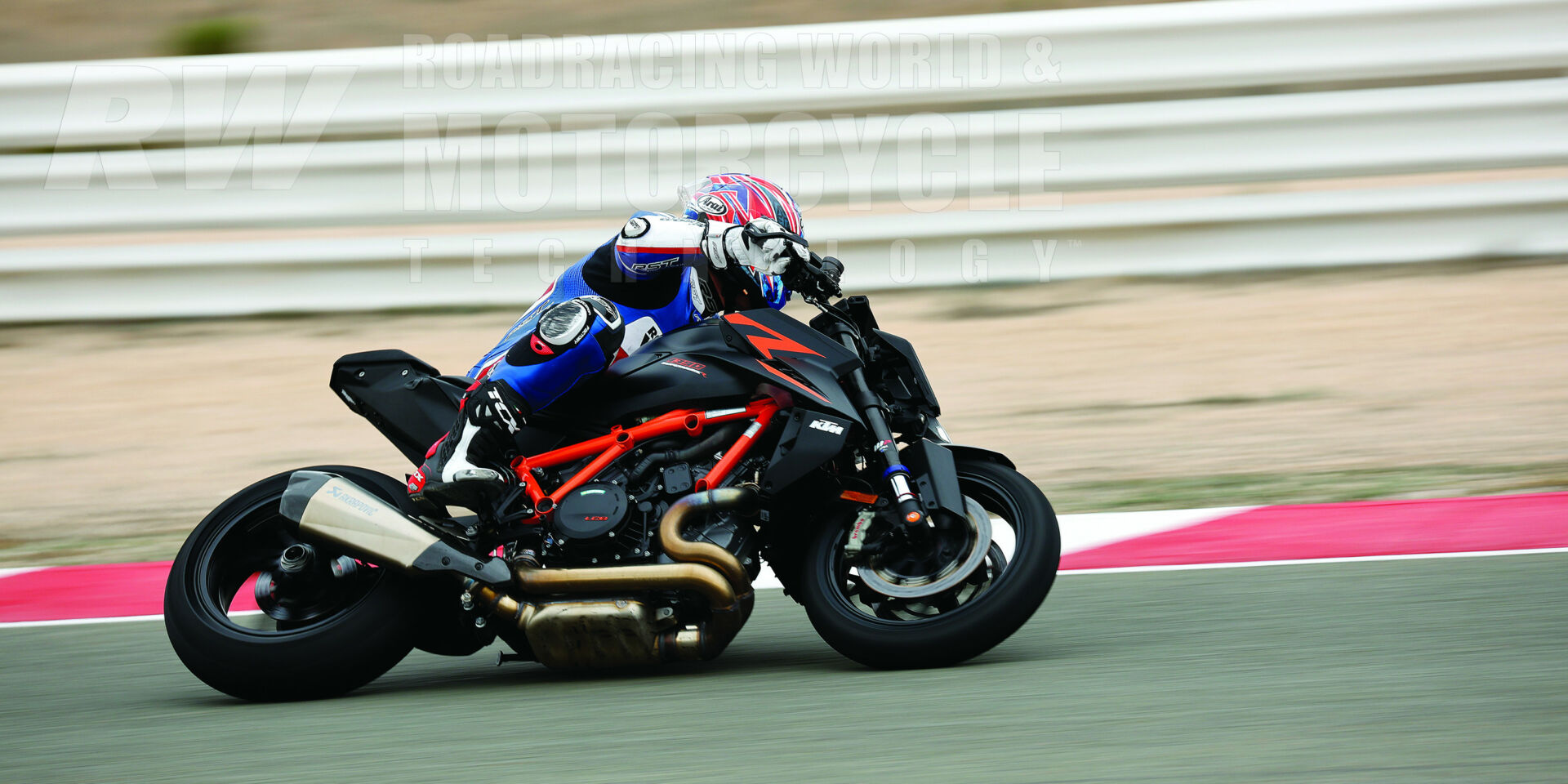 Racing Editor Chris Ulrich during one of his 10 dry laps on the racetrack aboard the 1390 SUPER DUKE R EVO. It started raining before he could try the MotoGP-style lowering system for fast starts.