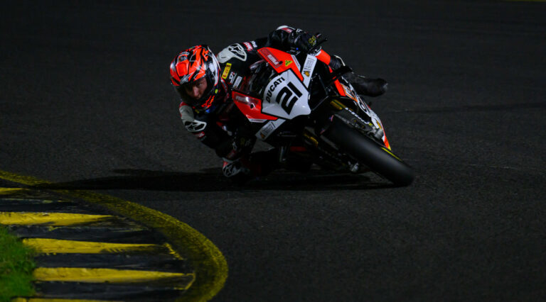 Australian Superbike: Waters Takes Pole Position In Sydney