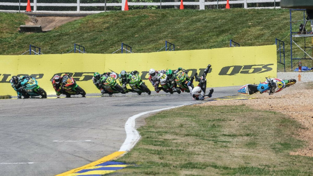 Avery Dreher (1) crashed out of the lead in the Junior Cup class, handing victory to Matthew Chapin (95). Photo by Brian J. Nelson.