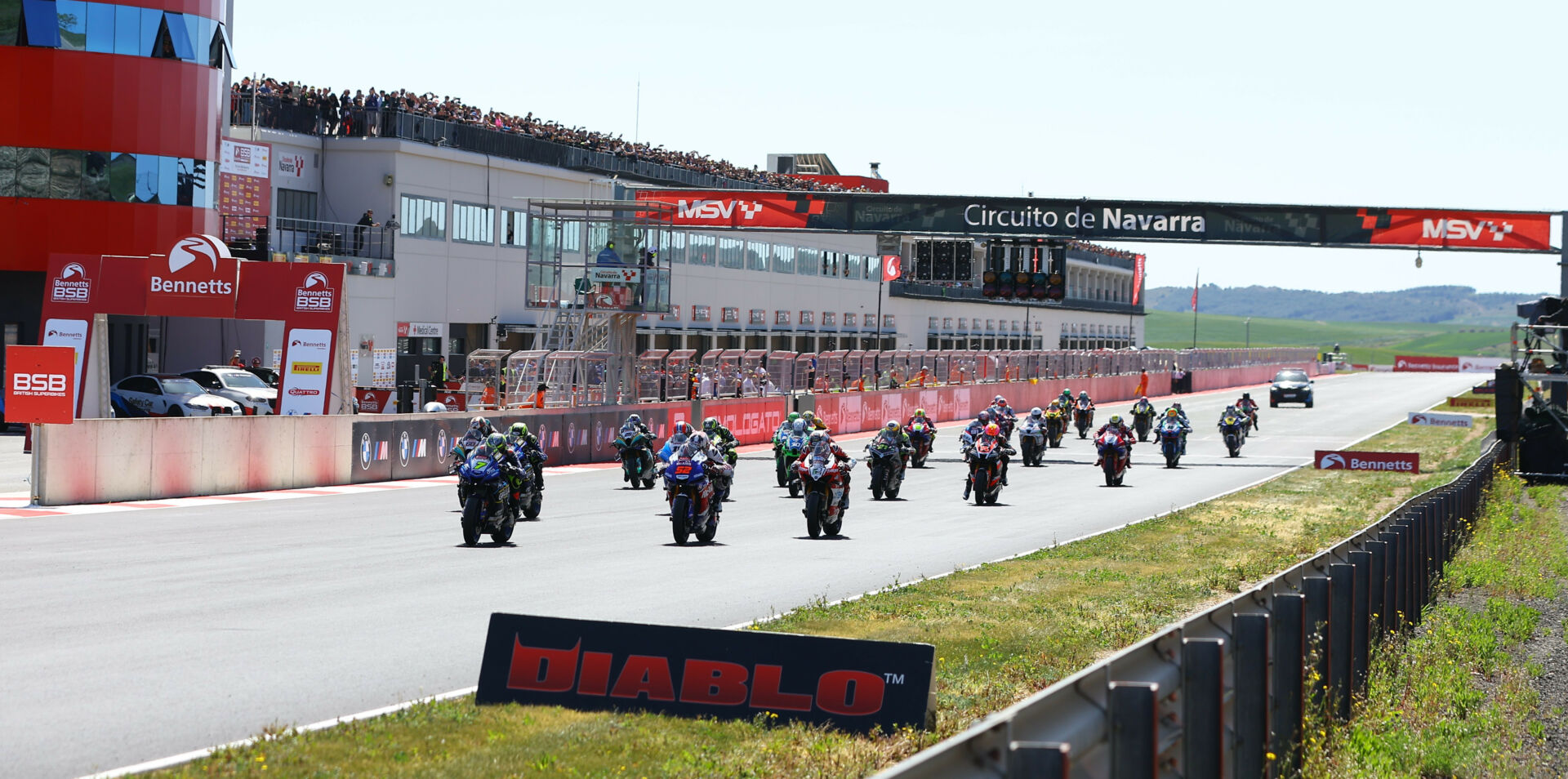 Ryan Vickers (7) leads the start of a British Superbike race at Navarra. Photo courtesy MSVR.