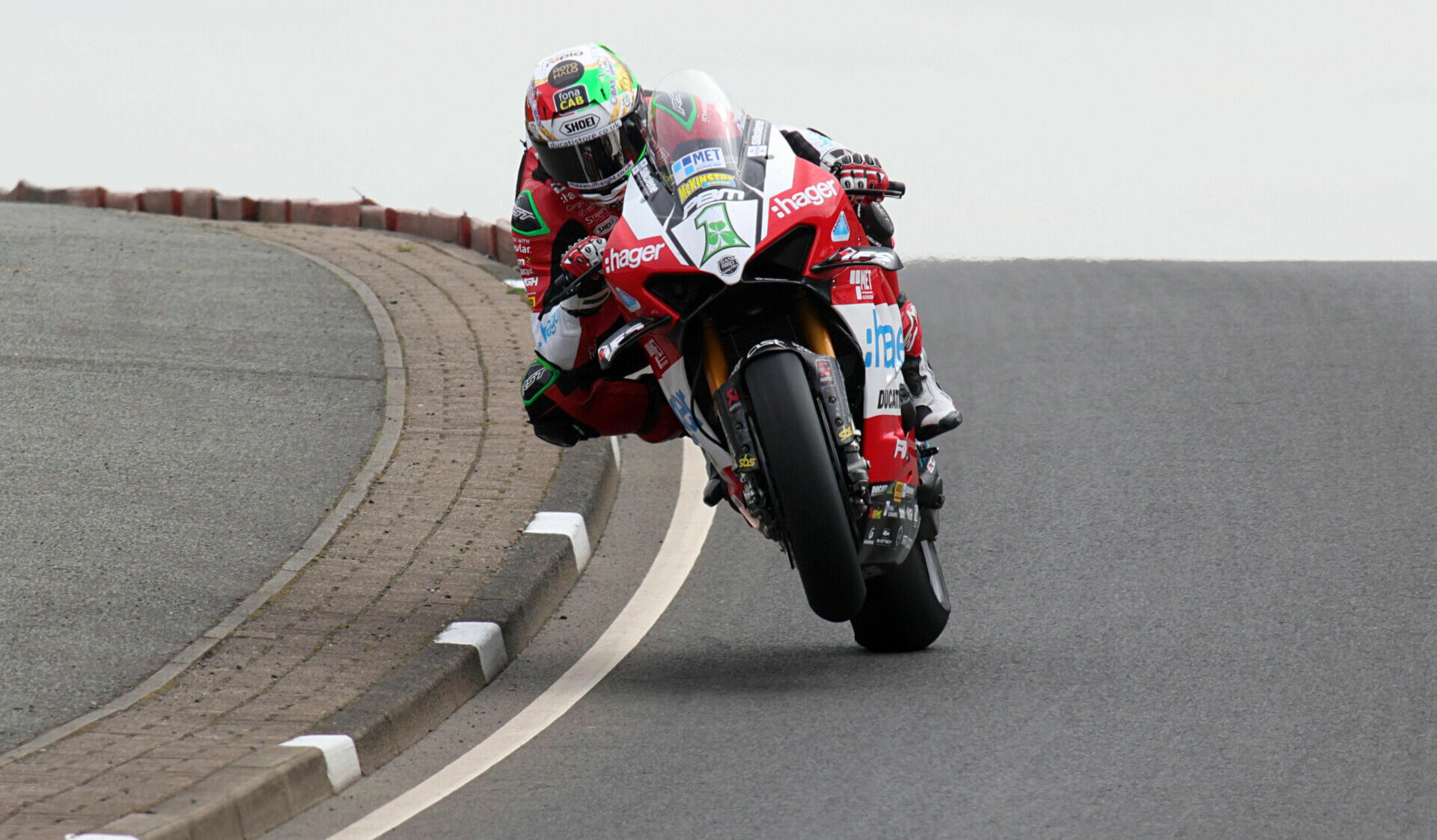 Glenn Irwin (1). Photo by Pacemaker Press International, courtesy NW200 Press Office.