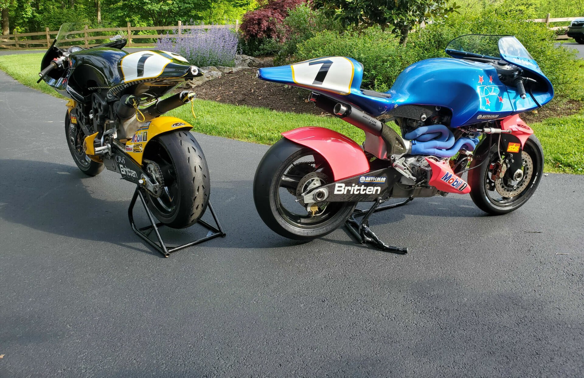 Britten V1000 racebikes P-001 (left) and P-003 (right) are coming to New Jersey Motorsports Park. Photo by Bob Robbins, courtesy AHRMA.