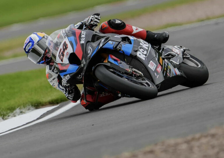 WorldSBK: Razgatlioglu P1, Gerloff P3 In FP1 At Donington Park