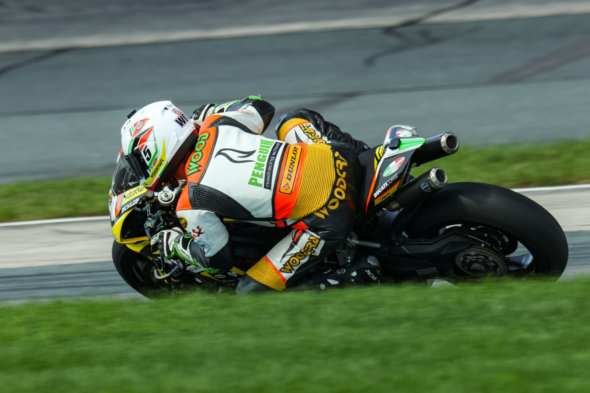 Page 179 – Roadracing World Magazine | Motorcycle Riding