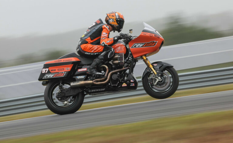 MotoAmerica: Landers On King Of The Baggers Pole At NJMP