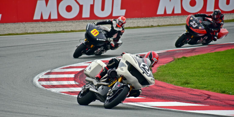 Video: Grand Prix Racers Flog Baggers In Barcelona