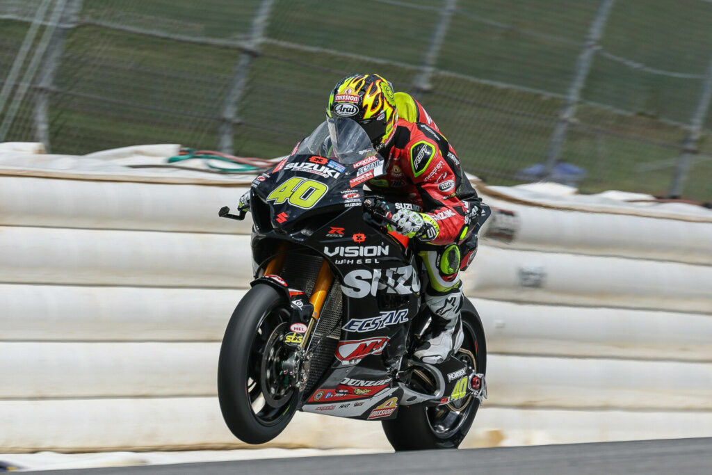 Sean Dylan Kelly (#40) pushes his GSX-R1000R to back-to-back fourth-place finishes in a commanding Superbike effort at Road Atlanta. Photo courtesy Suzuki Motor USA. 