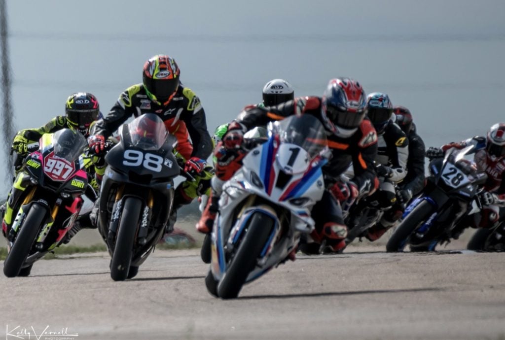 Hendry leads the charge into turn 3 on the first lap. Photo by Kelly Vernell