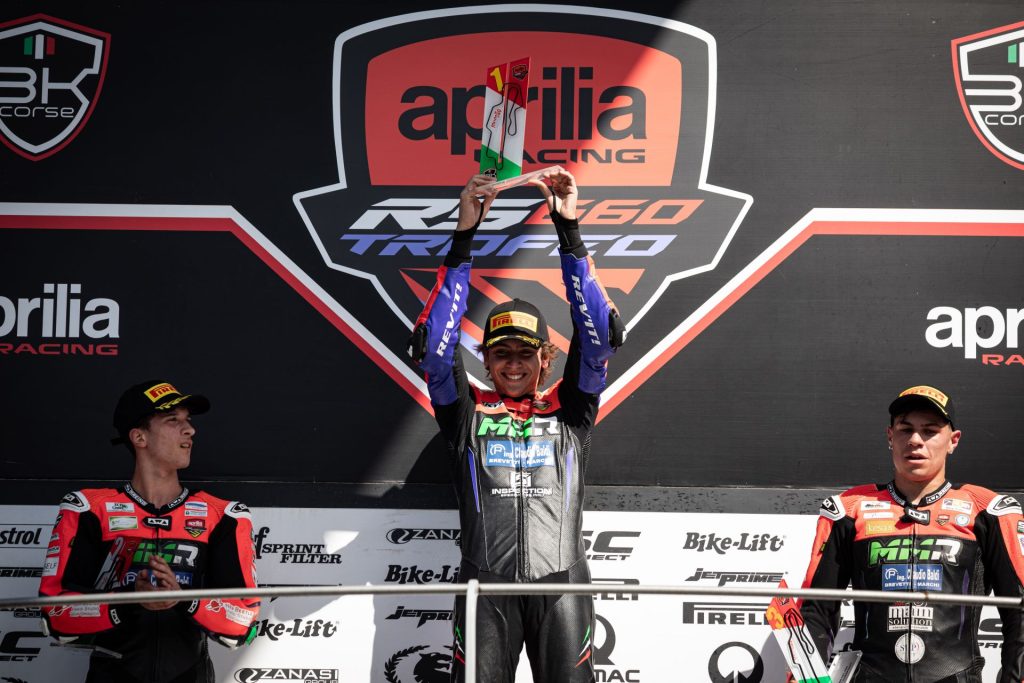 Jayden Fernandez celebrates a perfect weekend at Mugello with victory in the Aprilia RS 660 Trophy. 