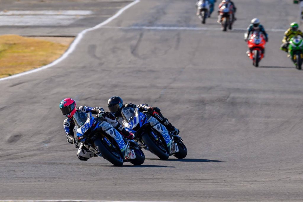 Archie Mcdonald (69) and Jack Mahaffy (37) on their Yamaha YZF-R6 at Morgan Park Raceway. Photo by RbMotoLens.