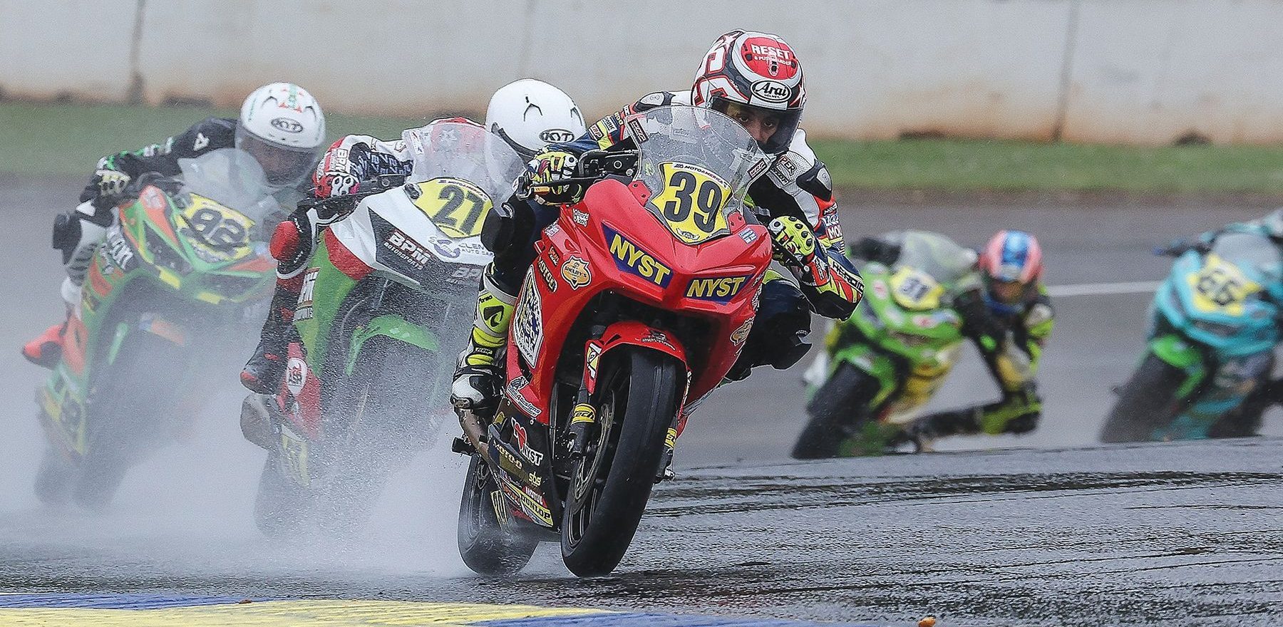 Yandel Medina (39) on his way to winning a MotoAmerica Junior Cup race at Road Atlanta in 2024. Photo by BJN.