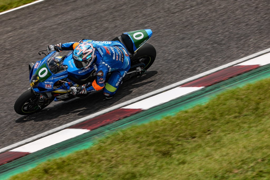 Etienne Masson (0) on his Suzuki GSX-R1000R. Photo courtesy EWC.