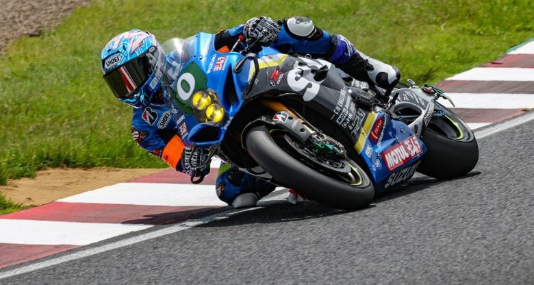 Etienne Masson (0) on his Suzuki GSX-R1000R. Photo courtesy EWC.