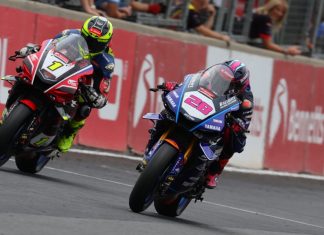 Kyle Ryde (1) versus Bradley Ray (28) with just 0.087s between them at the finish. Photo courtesy BSB.