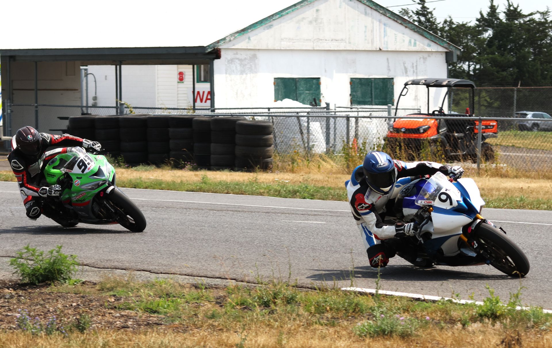 Pro6 Cycle Pro Supersport action at Shannonville, with the No, 91 Yamaha YZF-R6 of Matt Simpson heading the No. 99 Kawasaki ZX-6R Ninja of Alex Michel. Simpson won on Saturday whole Michel was first in Supersport Sunday. Photo courtesy CSBK