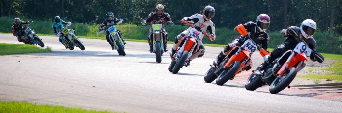 Motard class with: John Snead (9A), Glen Johnson (833), Tom Teterycz (308), Steve Karoutzos (85K), Sam York (66Y), Anthony Shidla (172), Todd Pugh (531). Photo By Craig Chawla.