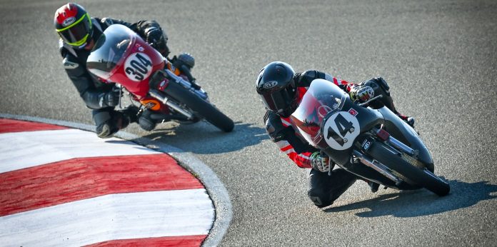 Brian Larrabure (14) and Kevin Dinsmoor (304) battling at Pittsburgh. Photo credit Etechphoto