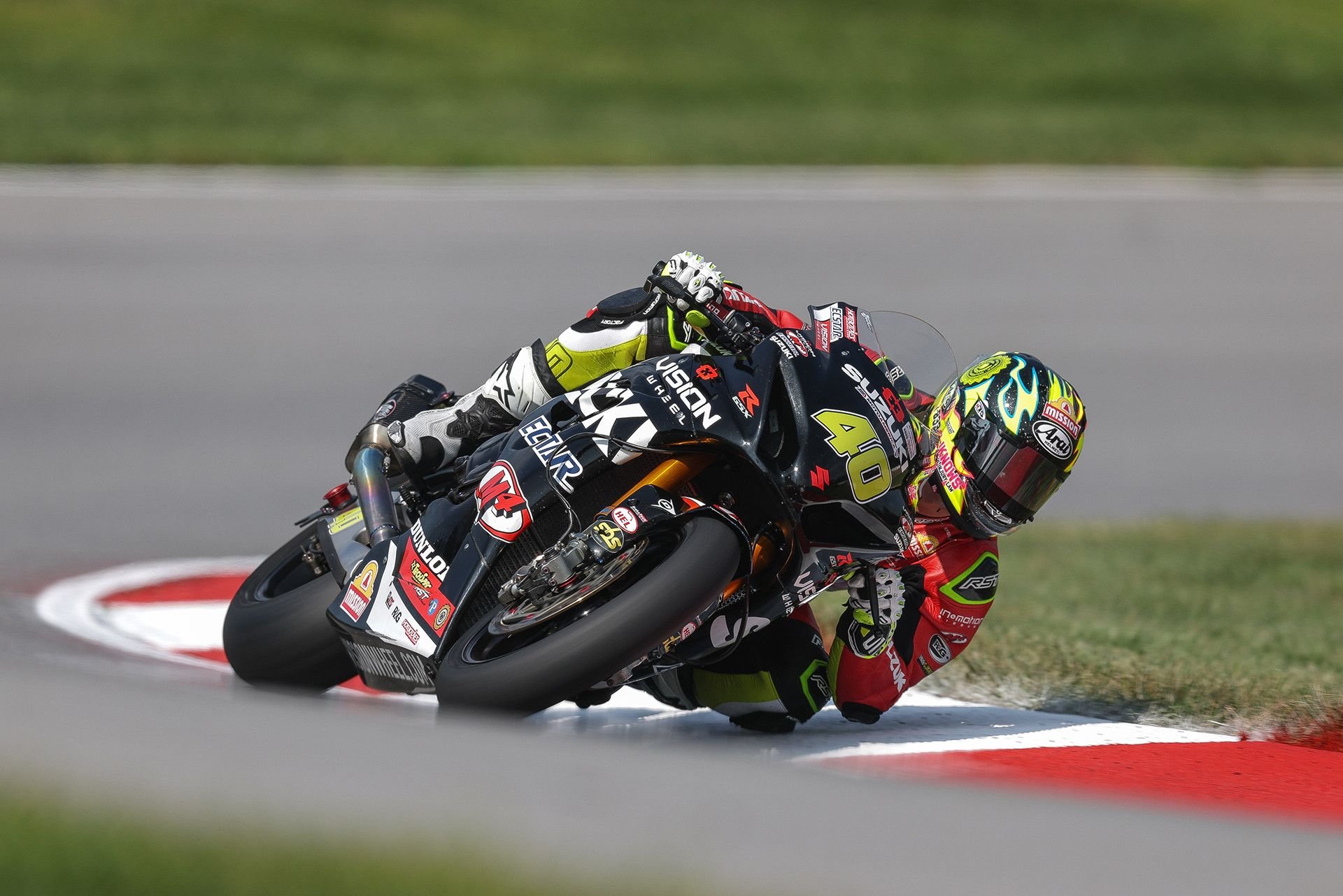 Sean Dylan Kelly (#40) collected another runner-up finish and back-to-back Superbike podium weekends aboard the GSX-R1000R.