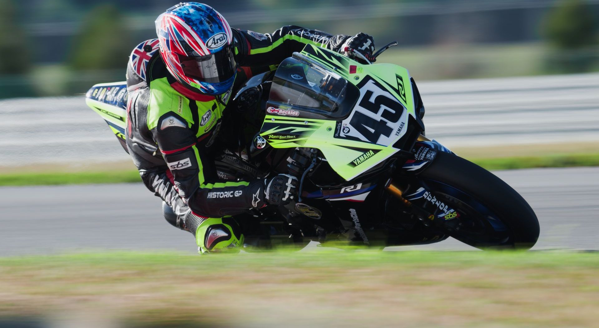 Mark Heckles on his Dunlop equipped Yamaha R1, sets the tone for the event with a 1:24:107 average best time during his 2 runs. Photo Credit: Noiseless Productions Vae Vang