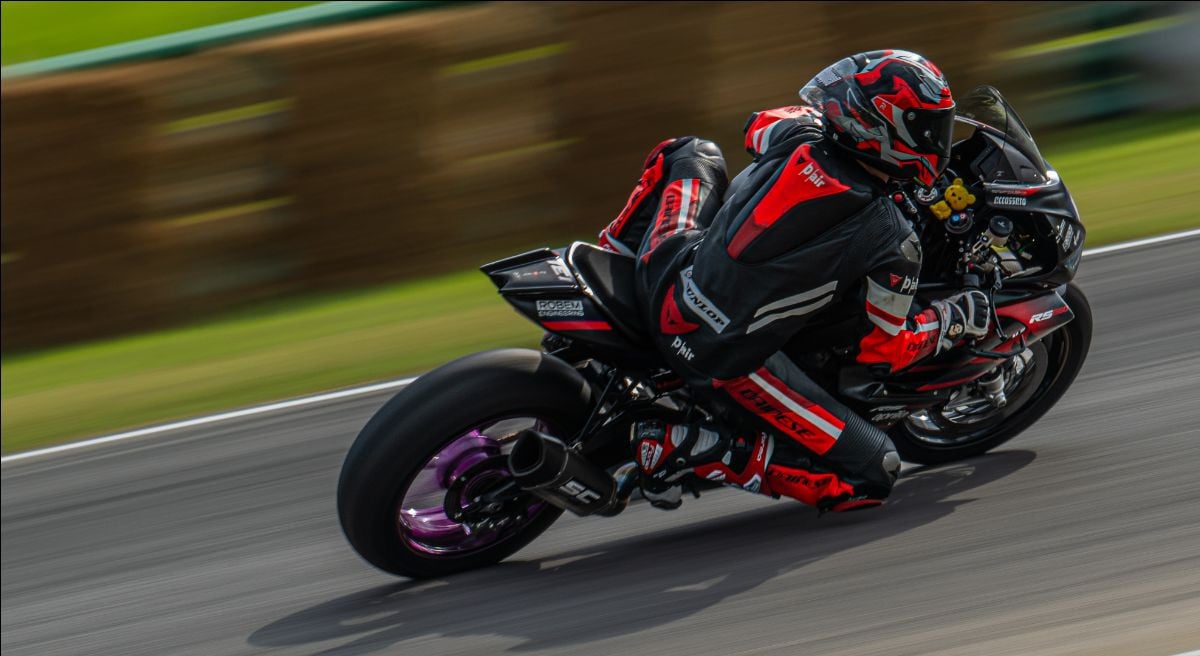 Robem Engineering rider Hank Vossberg (No. 131). Photo by Sara Chappell Photos