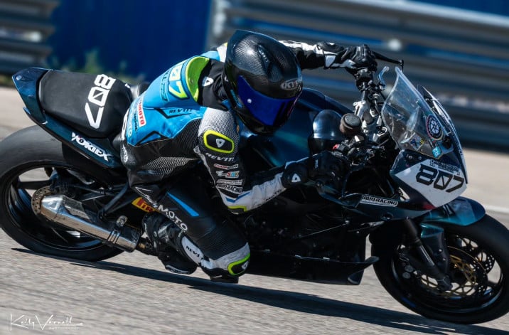 Takahashi (807) leads Super Twins GTU Championship. Photo By: Kelly Vernell