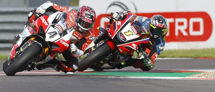 Scott Redding (4) and Kyle Ryde (1) battling at Donington Park. Photo courtesy BSB.