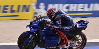 Augusto Fernández racing at Misano on his Yamaha V4-Powered Prototype. Photo by Yamaha Motor Racing Srl