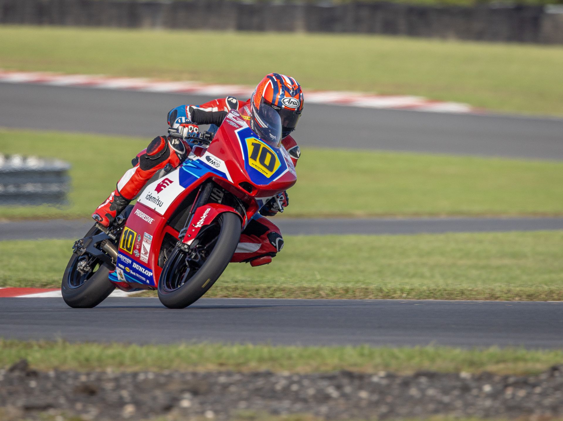 Ian Fraley (10) at NJMP. Photo courtesy Real Steel Honda. 