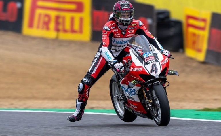 BSB: Redding Holds Off Ray at Brands Hatch