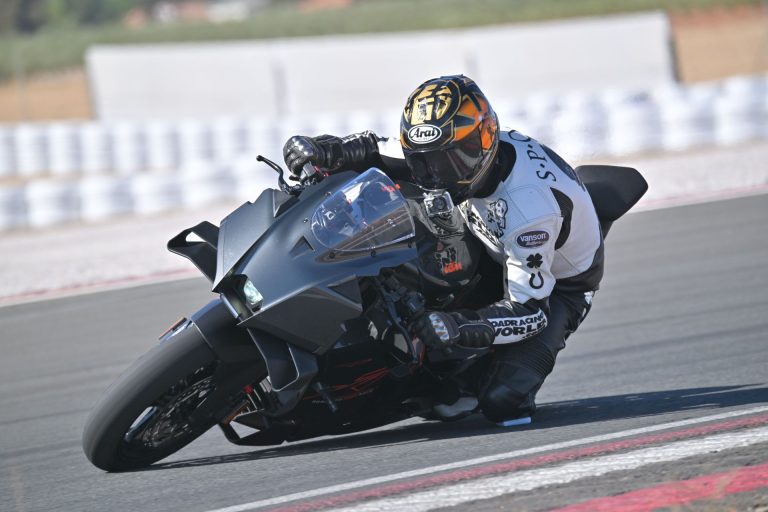 RW Original Video – KTM 990 RC R on Road and Track