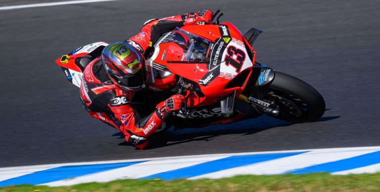 ASBK: West Tops Practice at Phillip Island