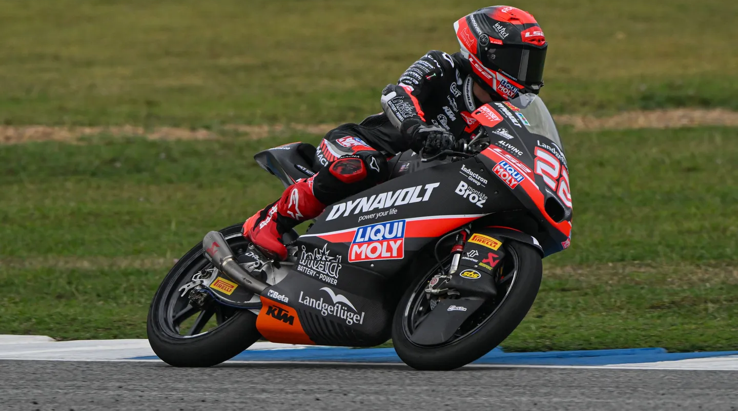 Moto3: Almansa Claims Pole Position At Buriram