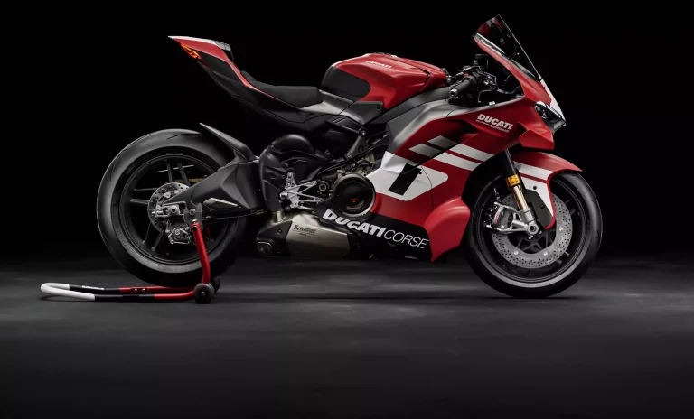 Ducati Claims 228-hp From 1103cc V4 Superleggera Streetbike