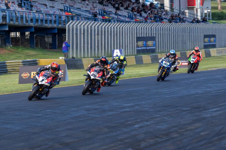 ASBK: Waters & Voight Win at Sydney Motorsport Park