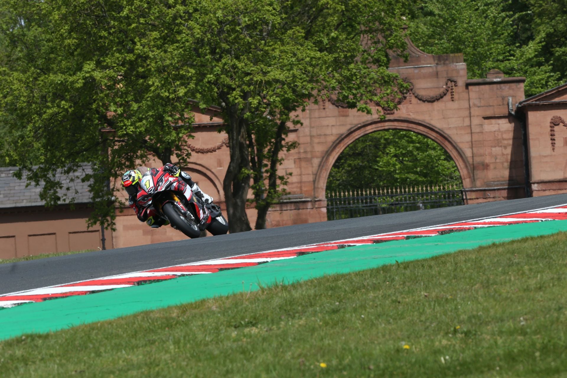 7c19bdc2 6ad5 9b2e 3891 1781a7151863